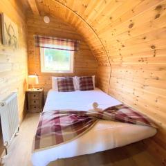 Pond View Pod 1 with Outdoor Hot Tub - Pet Friendly - Fife - Loch Leven - Lomond Hills