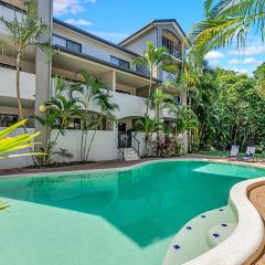 Poolside on Martyn - Relax by the Resort Pool