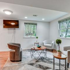 24 Mi to National Mall Pet-Friendly Studio