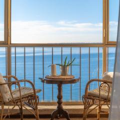 City Vibes Apartment with Balcony and Spectacular View