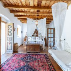 Paradiso Vintage Villa: Traditional 1944 Gem