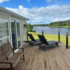 2 Bedroom Private Waterfront Getaway