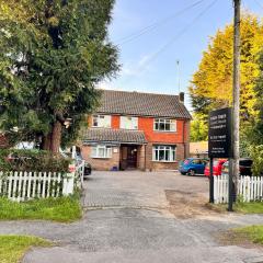 High Trees Guest House Gatwick