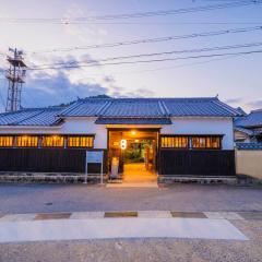 Tetsu-juro former Ogunis residence , Himeji Castles back parlor-like"400-year-old inn"