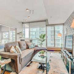 Luxury 2BR Condo - King Bed - Stunning City Views