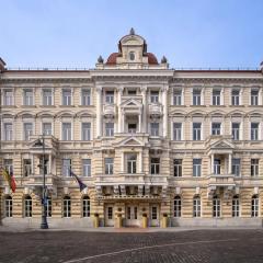 Grand Hotel Vilnius, Curio Collection by Hilton