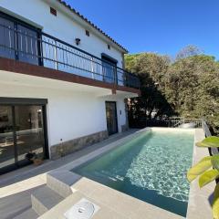 Villa Burriac with Private Pool, Costa Maresme, 20 minutes from Barcelona