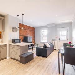 Cozy 1BR Condo Unit on James Street North