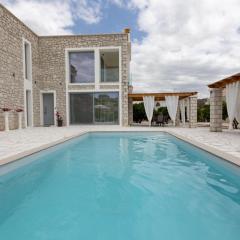 Rafaelia Premium villa with private pool in Drepano