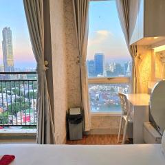 Studio Apartment JiExpo Kemayoran Sunrise View -Min Stay 3 nights-