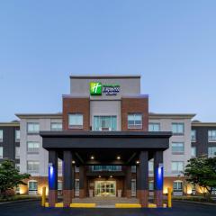 Holiday Inn Express Hotel & Suites Woodbridge, an IHG Hotel