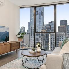 Modern City Apartment With Stunning CBD Views