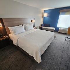 Holiday Inn Express Hotel & Suites Cincinnati-Blue Ash, an IHG Hotel