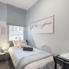 Cozy King Single Ensuite Room - AC - Next to CBD - Near Central Station Townhall Chinatown Darling Harbour UTS USYD