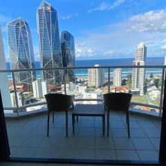 Ocean View Studio Apartment Surfers Paradise