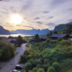 Einraum Studio mit Berg- und Seeblick