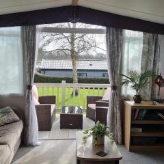 STYLISH MODERN CONTEMPORARY CARAVAN ON AWARD WINNING SHOREFIELD COUNTRY PARK Edge New Forest ENTERTAINMENT AND LEISURE PASSES INCLUDED