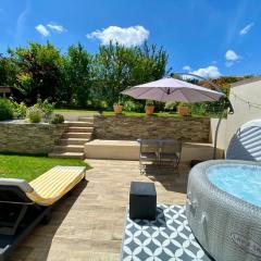 Maison chic avec Jacuzzi & Jardin Paisible