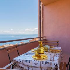 Cozy Sea View Terrace with Heating - Private Parking & Wifi