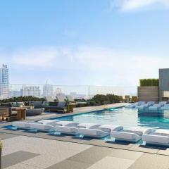 Modern Rainey St Oasis - Pool & Stunning Views