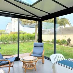 Maison récente à Quiberon, 4 pièces, 77m², quartier calme, proche commerces, jardin, véranda. - FR-1-478-164