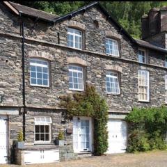 Croft Courtyard, Ambleside