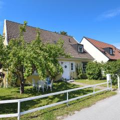 3 Bedroom Lovely Home In Visby