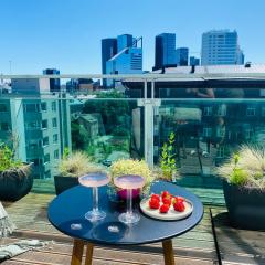 City Heart Apartment with a Sunny Rooftop Terrace