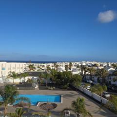 Apartment Namaste- Amazing sea view & infinity pool - good Wifi - smart tv-Residence Senator