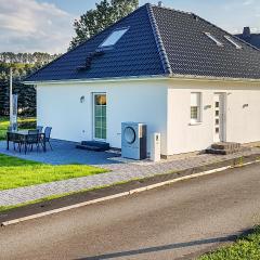 Nice Home In Aue-Bad Schlema With Wifi