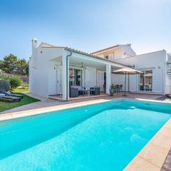 Ferienvilla, mit Pool, großer Terrasse und atemberaubenden Meerblick u Bergblick