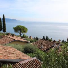 Ferienhaus in Gardone Riviera mit privatem Garten und schöner Aussicht