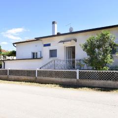 Schöne Wohnung in Umag mit Kleiner Terrasse