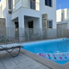 Haus 2 Schlafzimmer und Pool