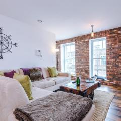 NEW! Stunning City Centre 2-Bed Apartment in Chester by 53 Degrees Property - Ideal for Couples & Groups - Sleeps 4!