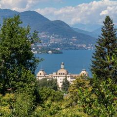 2 Bedroom Beautiful Apartment In Stresa