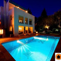 Villa Jacaranda-Pool, Sea View & Mature Garden