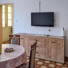 2 Bedroom Stunning Apartment In Pula