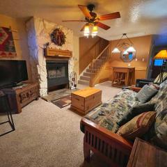 Valley Condo 110 - Creekside - WiFi - Pet Friendly - Hot Tub - Fireplace - Washer - Dryer - Playground