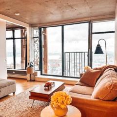 Water Views, Sub-Penthouse! Entire condo in Downtown Vancouver