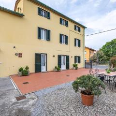 Irene Holiday Home with Patio and Parking