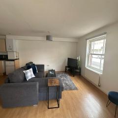 Central Portsmouth Seaside Serenity Modern 2-Bed Flat in Southsea