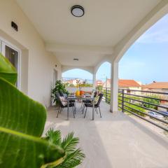 Luxury apartment Marino near beach