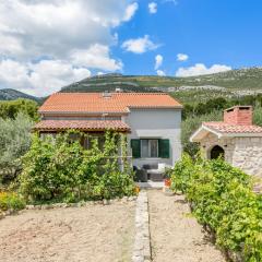 Secluded holiday house Kastel Stari, Kastela - 23384