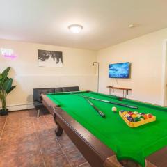 Roomy Boston 5BD-3BA-Pool Table-Free Parking