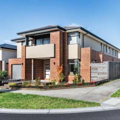 Entire Luxury House In Wantirna South