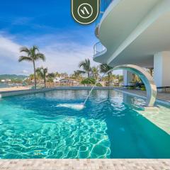 Oceanfront 2BR Condo - Beach - Infinity Pool