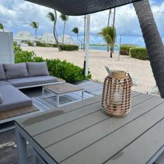 White Sand, Splendid 1 bedroom beachfront, Nettle Bay Beach Club