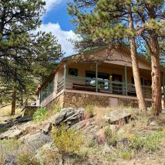 Rose Den - Romantic Mountain Cabin with Views!