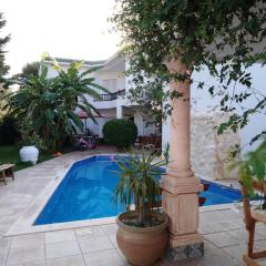 Elegant villa in Hammamet with year round private pool